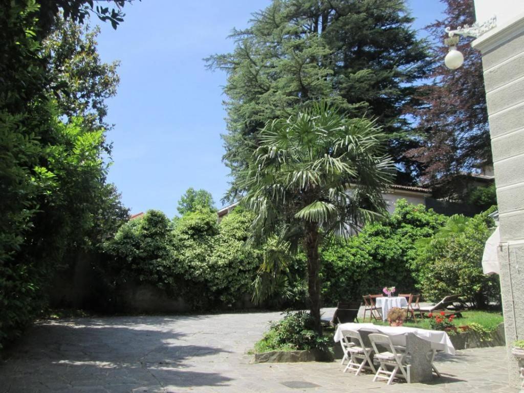 Couette-café Adriana Varèse